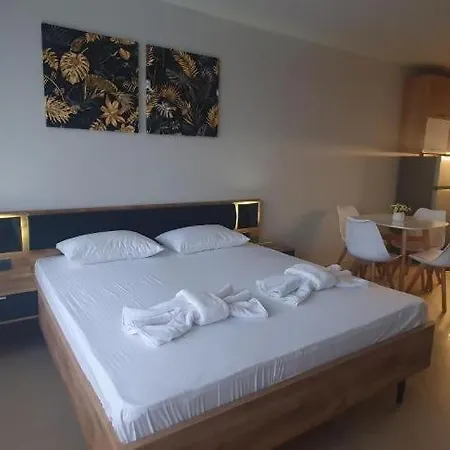 Central Beach Ravda Apartments Appartamento