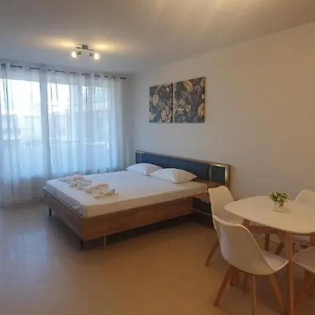 Central Beach Ravda Apartments Appartamento