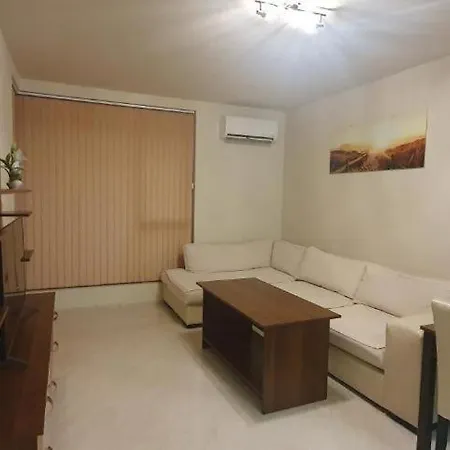 Central Beach Ravda Apartments *