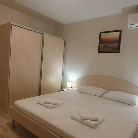 Central Beach Ravda Apartments Apartman