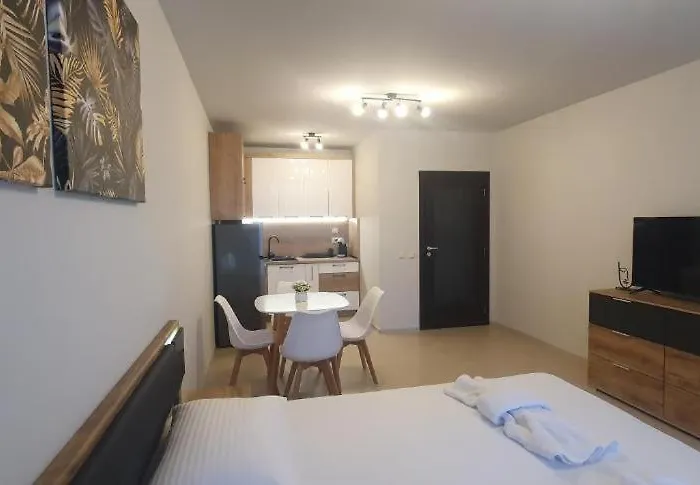 Central Beach Ravda Apartments Appartamento *