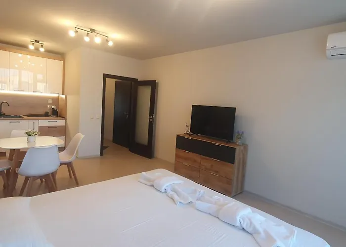 Central Beach Ravda Apartments Ravda